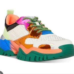 STEVE MADDENWomen's Thrilling Lace-Up Lug-Sole Sneakers